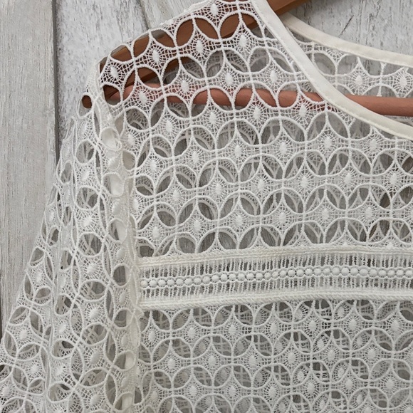 LOFT White Geometric Eyelet Top - Size Medium - Picture 5 of 9